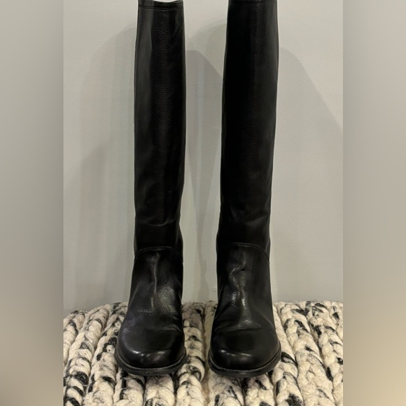 Stuart Weitzman woman’s black riding boot size 7.5 - Picture 1 of 8